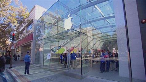 A­p­p­l­e­ ­1­1­ ­m­i­l­y­o­n­ ­d­o­l­a­r­ ­p­a­r­a­ ­c­e­z­a­s­ı­n­a­ ­ç­a­r­p­t­ı­r­ı­l­d­ı­